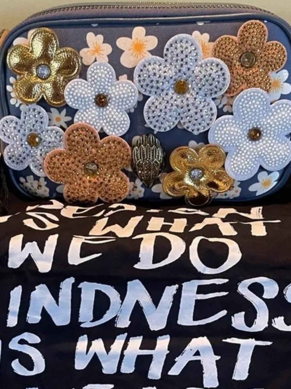 Kurt Geiger Kensington Daisy Structured Camera Bag Blue Gold White Floral NWT - Picture 5 of 7